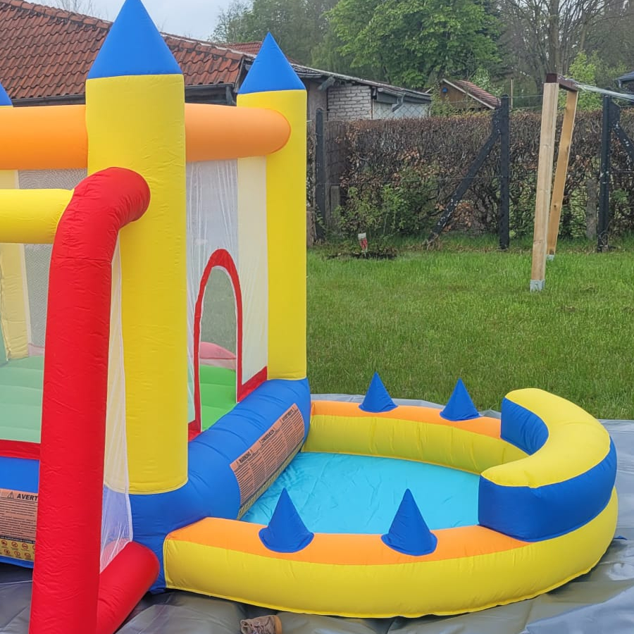 Hüpfburg, Luftburg mit Gebläse 